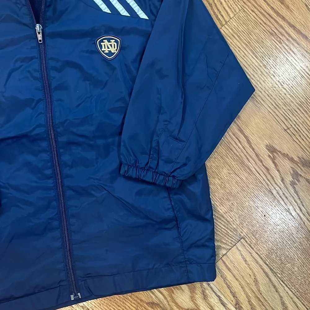 Youth Notre Dame Fighting Irish Adidas Zip Up Windbreaker/Jacket. Size S 8-10.